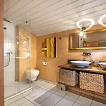 샬레 Charming Little For 6 People & Free Lockers