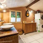 Charming Little For 6 People & Free Lockers *