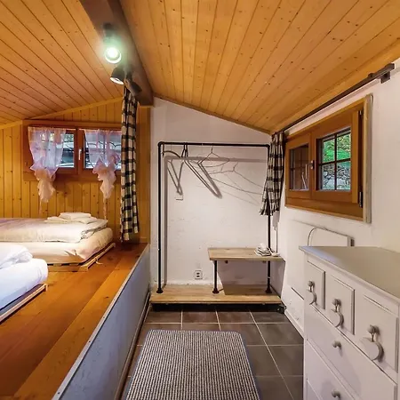 Charming Little For 6 People & Free Lockers Alpehytte