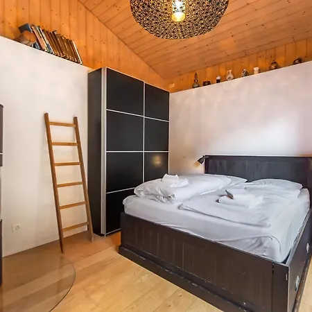 Charming Little For 6 People & Free Lockers * 格林德瓦