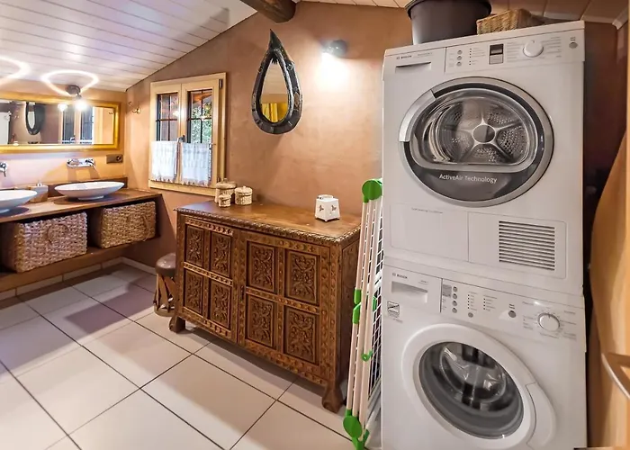 Chalet Charming Little For 6 People & Free Lockers Grindelwald