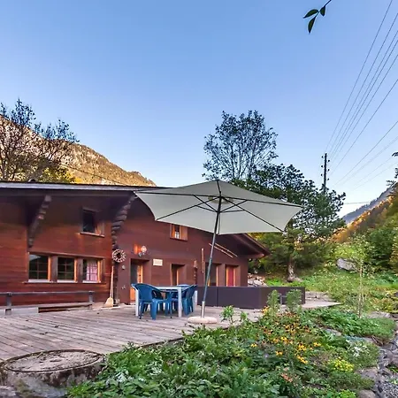 Charming Little For 6 People & Free Lockers *