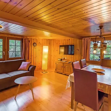 Charming Little For 6 People & Free Lockers *