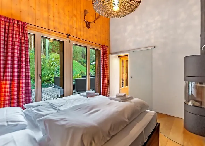 Charming Little For 6 People & Free Lockers *