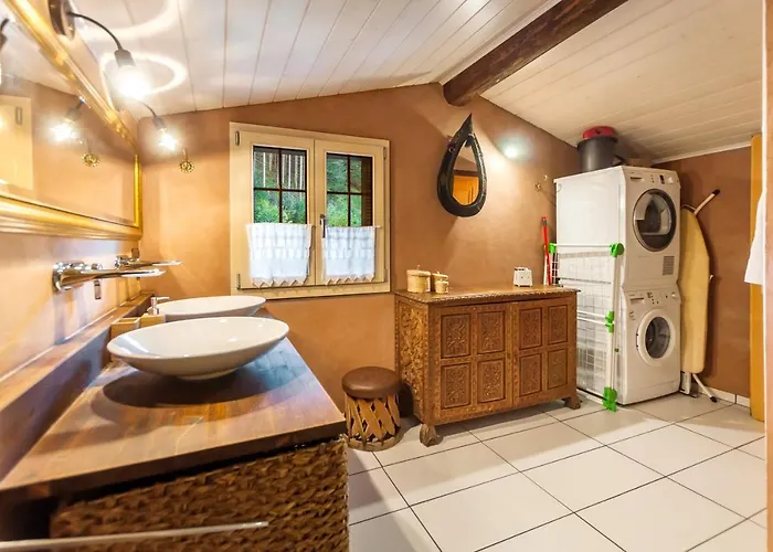 Charming Little For 6 People & Free Lockers *